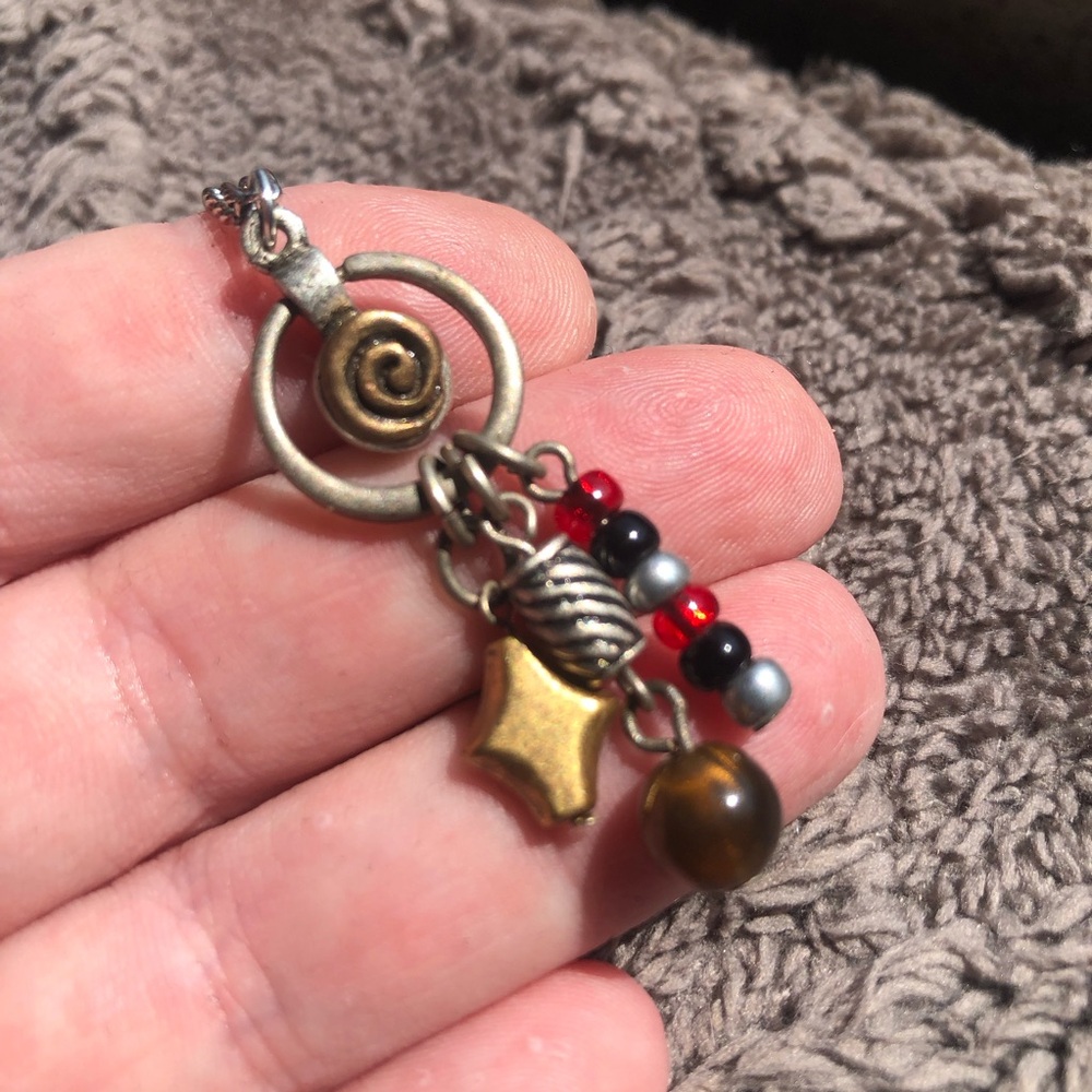 Tri-tone metal beaded pendant on chain necklace